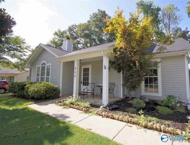 Building Photo - 252 Mountain Creek Dr