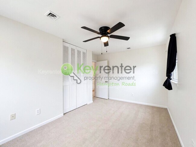 Building Photo - 608 Charlton Dr
