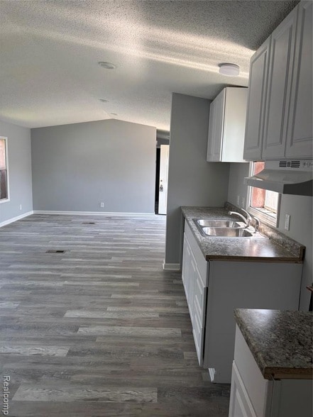 Building Photo - 1524 Crescent Ln Dr