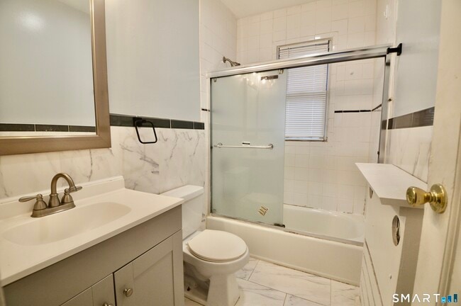 Building Photo - 994 Campbell Ave