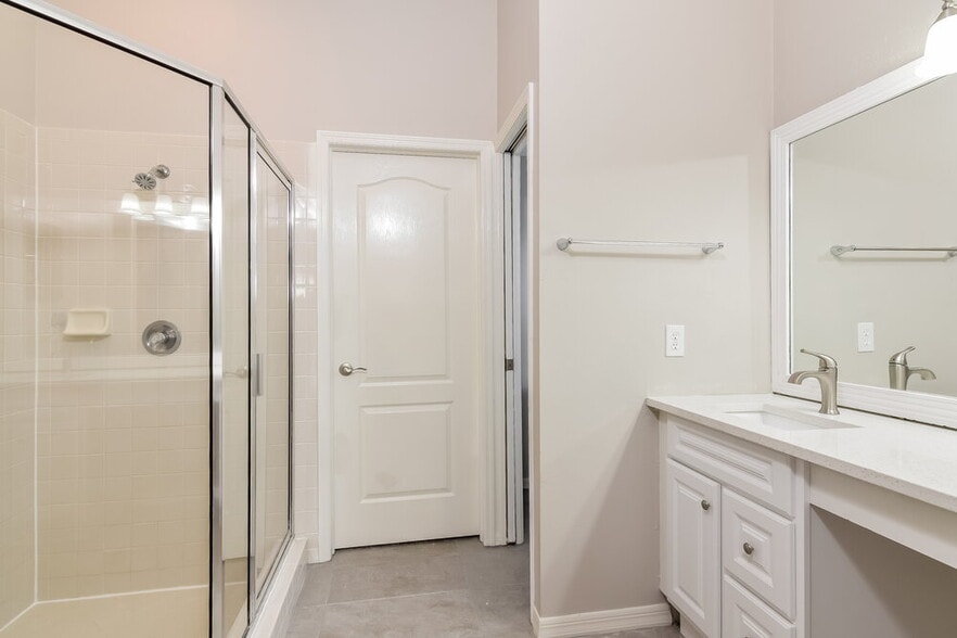 Building Photo - 9726 Cypress Pond Ave