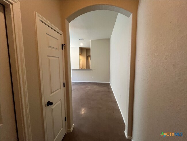 Building Photo - 170 Joanne Cv