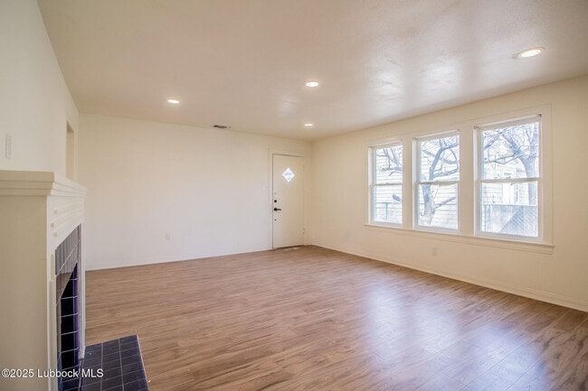 Building Photo - 2123 26th St