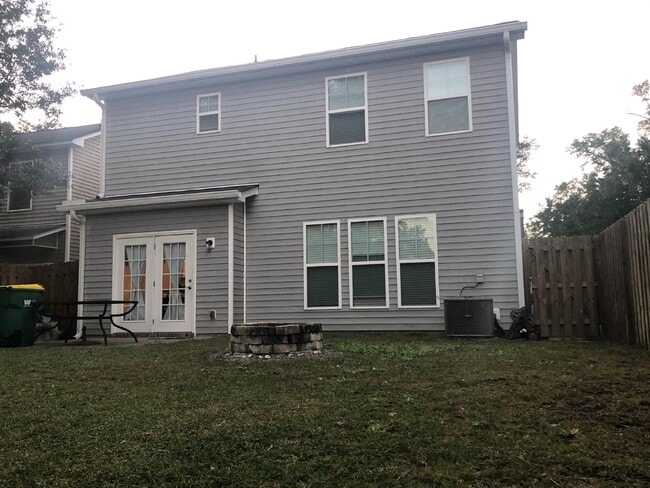 Building Photo - Four-Bedroom Home for Rent in Palmetto Poi...