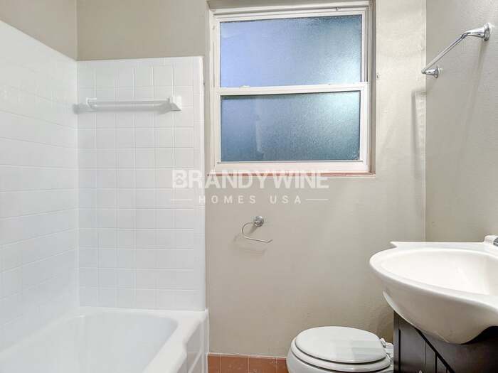 Building Photo - 6011 Meadow Ln