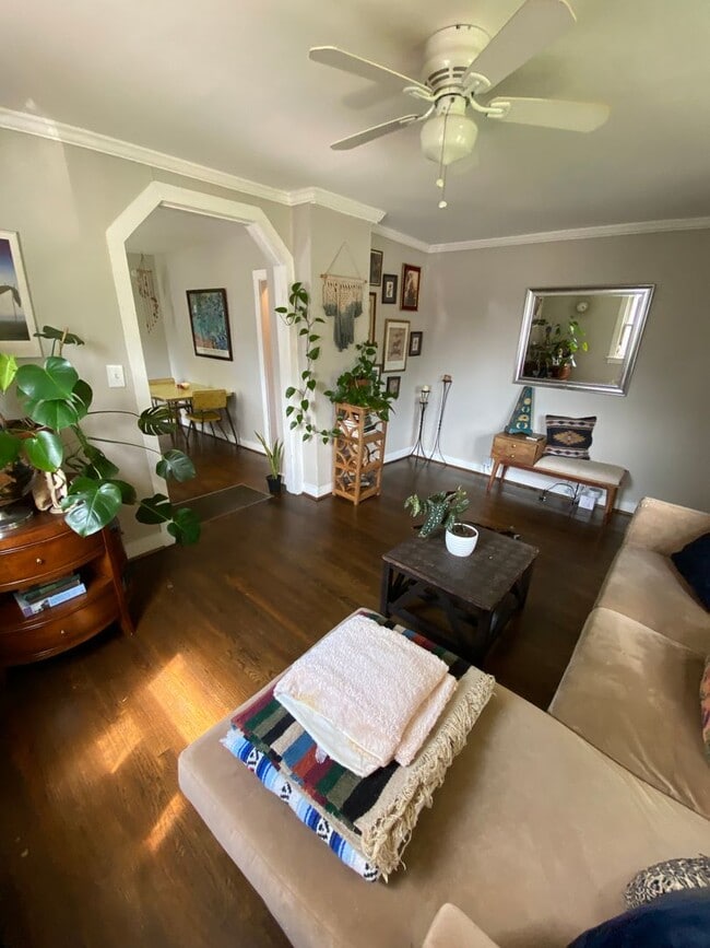 Building Photo - Charming East Nashville Cottage, 2 Bed/1 B...