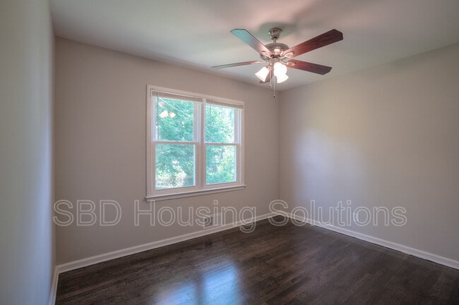 Building Photo - 10104 Bellaire Ave