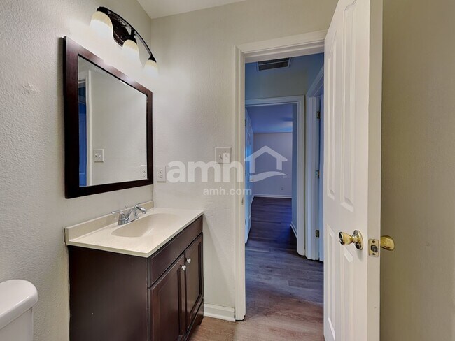 Building Photo - 13104 Young Fawn Ct