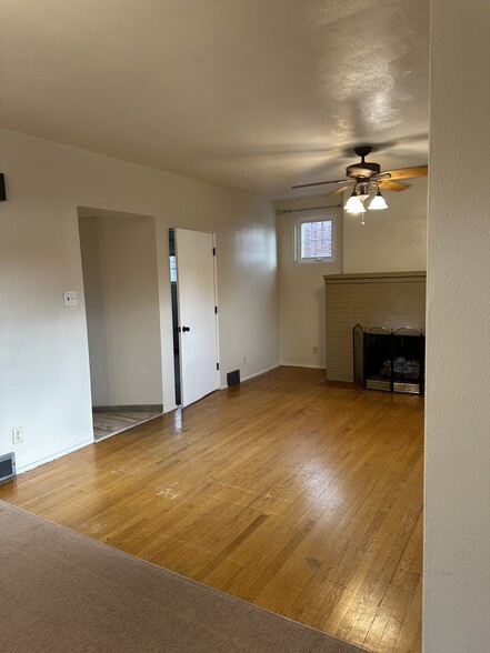 Building Photo - 1006 Garfield St