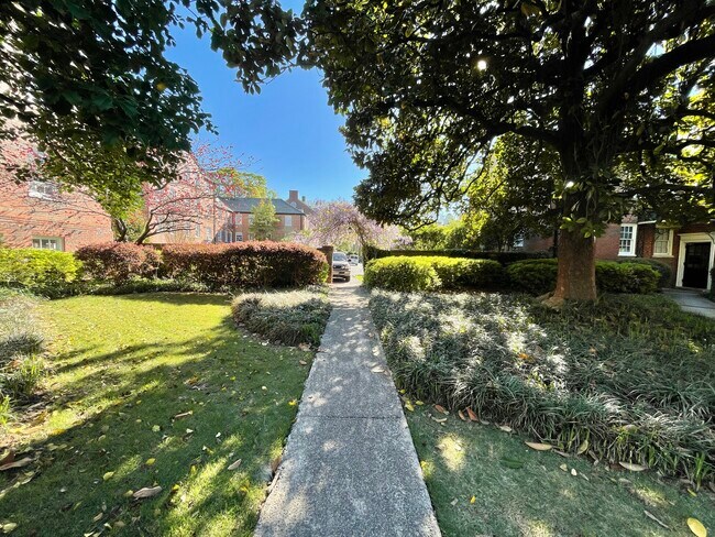 Cut-through to middle parking lot - 2850 Fairway Dr