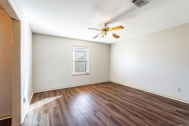 Building Photo - 12270 Maryland Pl