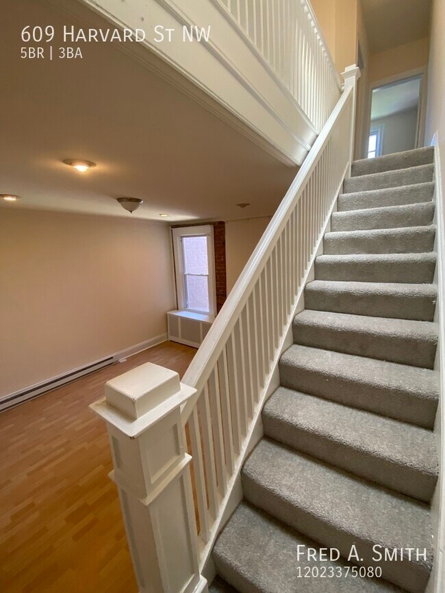 Building Photo - 5 Bedroom Townhouse Next To Howard Univers...