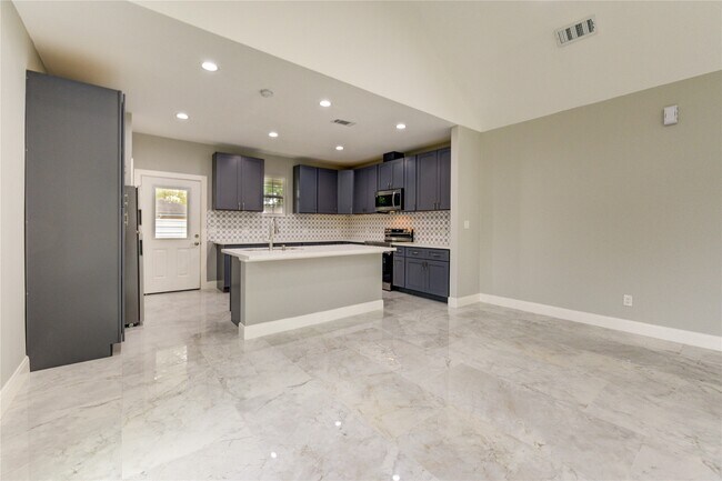 Building Photo - 1513 Sherl St