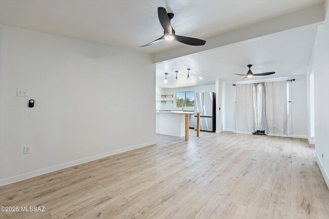 Building Photo - 227 S Ave B