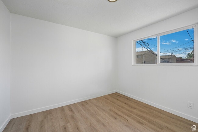 Building Photo - Renovated Apartment in Salt Lake City | Available Now