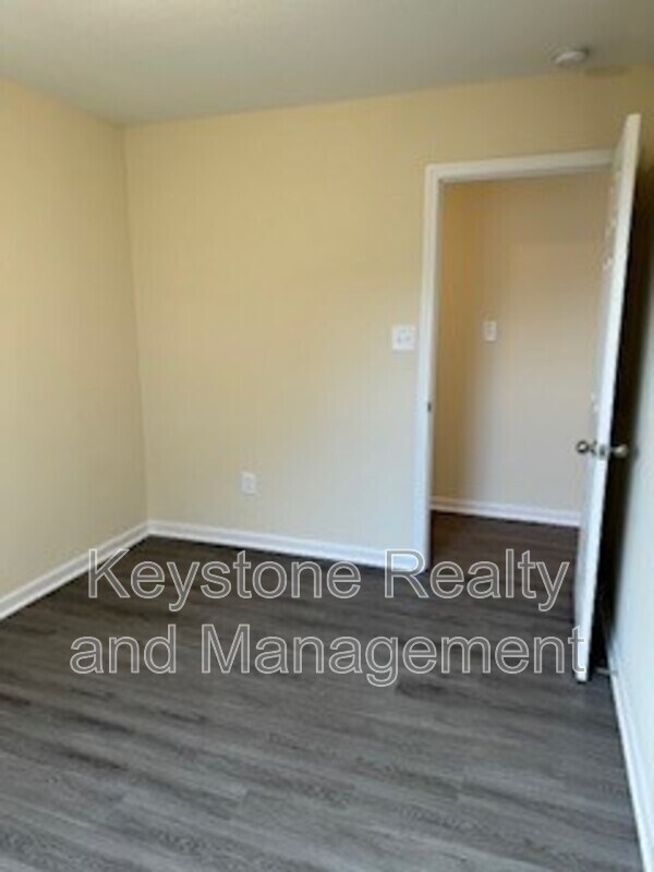 Building Photo - 135 Mace Ln