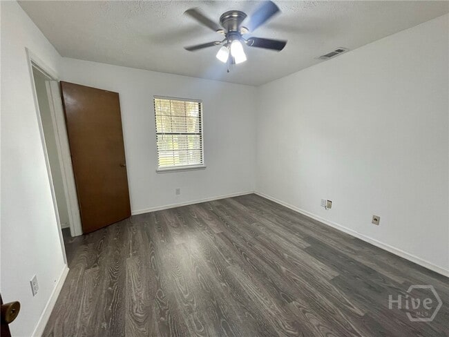 Building Photo - 18 Rivers Bend Dr