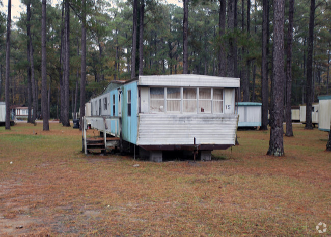 Building Photo - Chadwick's Mobile Home Park