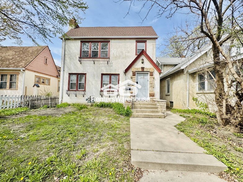 Primary Photo - 2104 Lowry Ave N