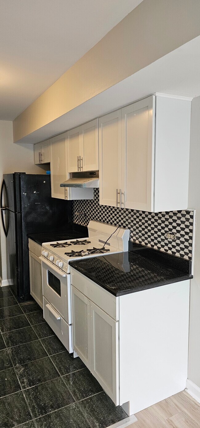 Building Photo - 115 Hazelnut Dr