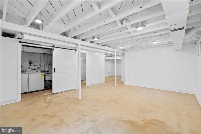 Building Photo - 6451 Maplewood Dr