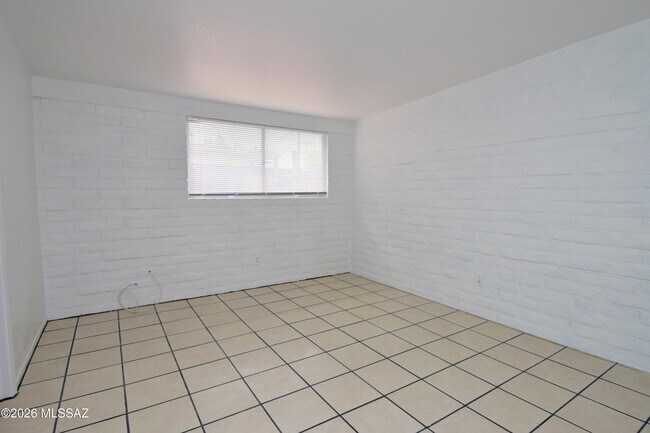 Building Photo - 6722 E 45th St