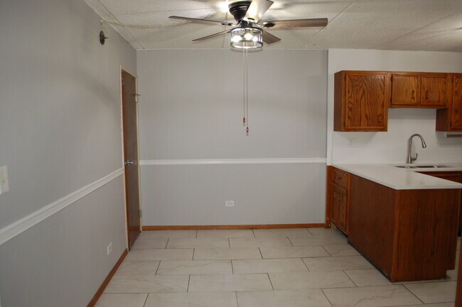 Building Photo - 5S070 Pebblewood Ln