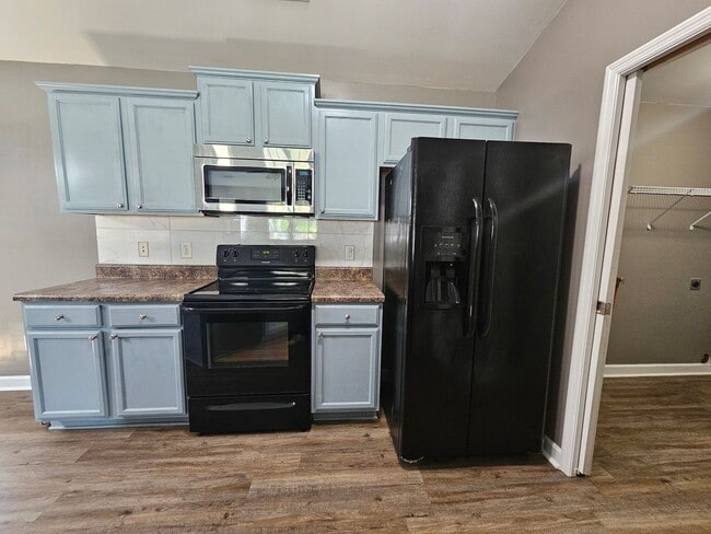 Building Photo - 3 Bed, 2 Bath Home In Woodbury Farm!