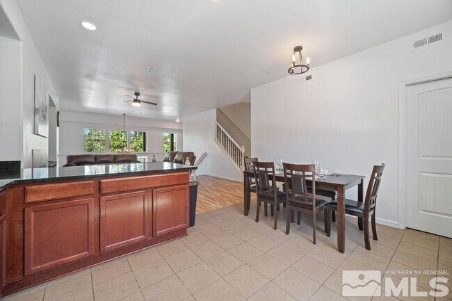 Building Photo - 2490 Eastshore Pl