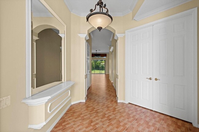 Building Photo - 9819 Mantova Dr