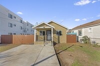 Building Photo - 1443 W 36th Pl