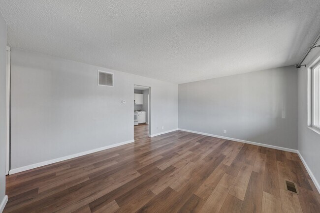 Building Photo - 2565 Pequop St