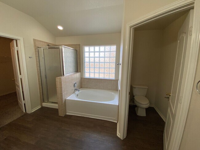 Building Photo - Step into this stunning 4 bedroom, 2.5 bathroom haven that radiates modern elegance and abundant ...