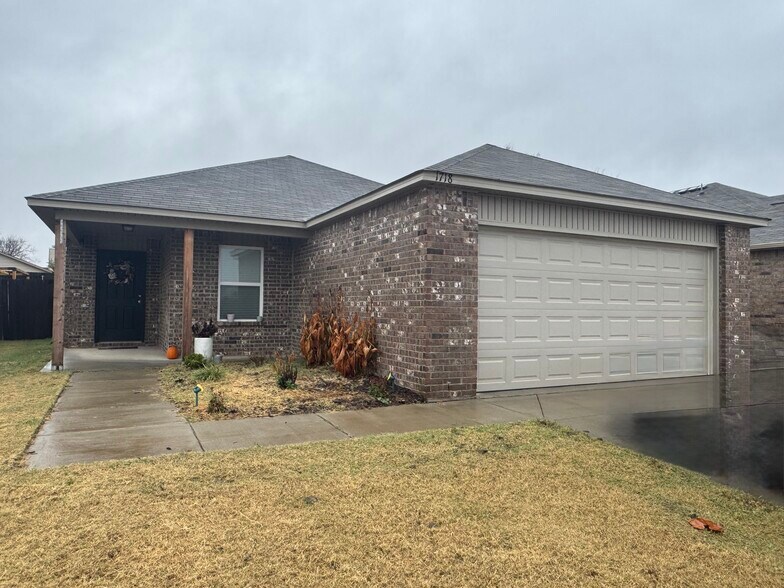 Primary Photo - 1718 Carnley St