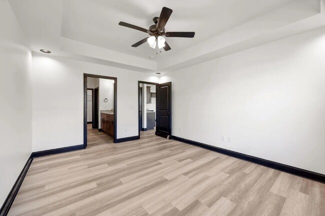 Building Photo - 506 Victoria Wy