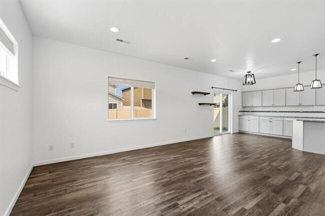 Building Photo - 124 S Glenbrook Ct