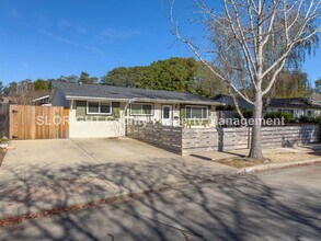 Building Photo - AVAILABLE NOW - Spacious Home in Laguna Lake - 4 Bed / 2 Bath