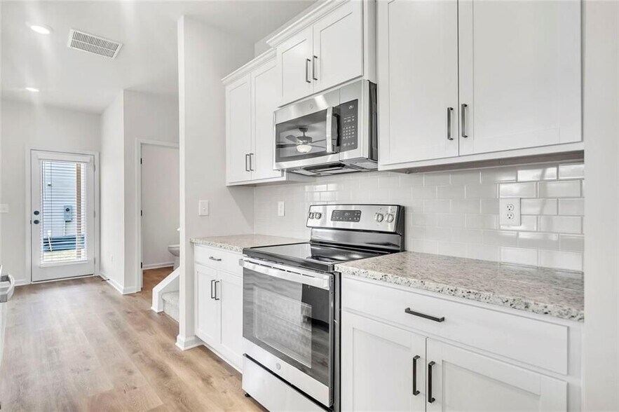 Building Photo - 374 Mountain Blvd S