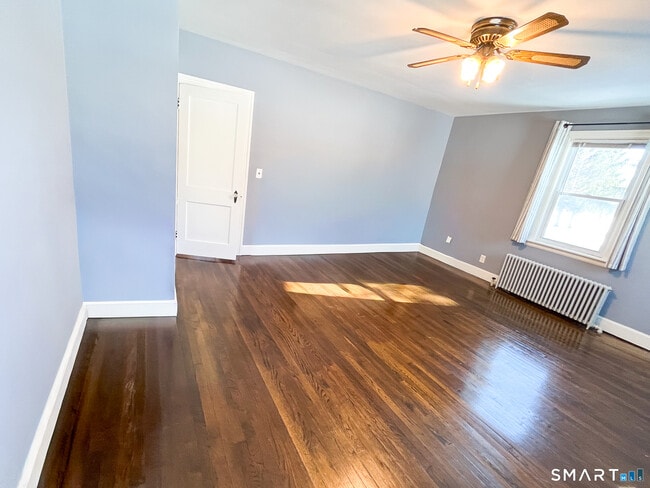 Building Photo - 51 Roaring Brook Rd