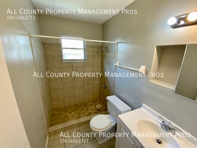 Building Photo - 614 20th Ave W