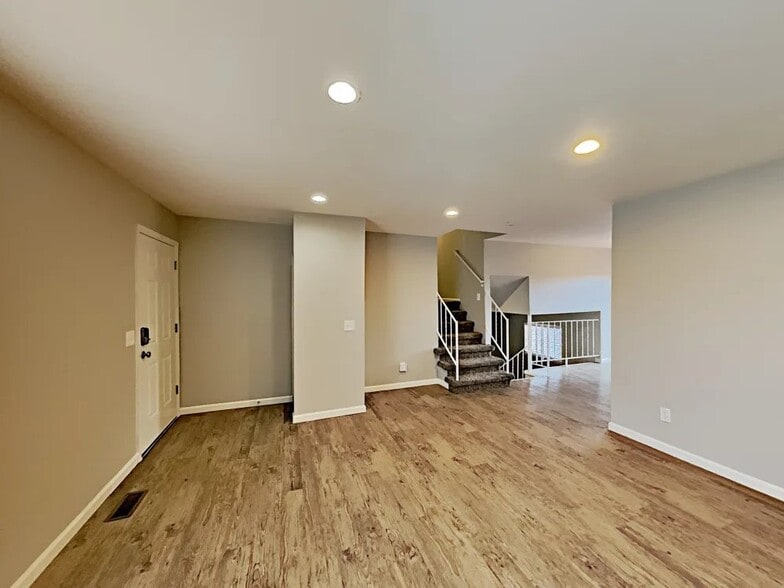 Building Photo - 16534 E Wyoming Dr