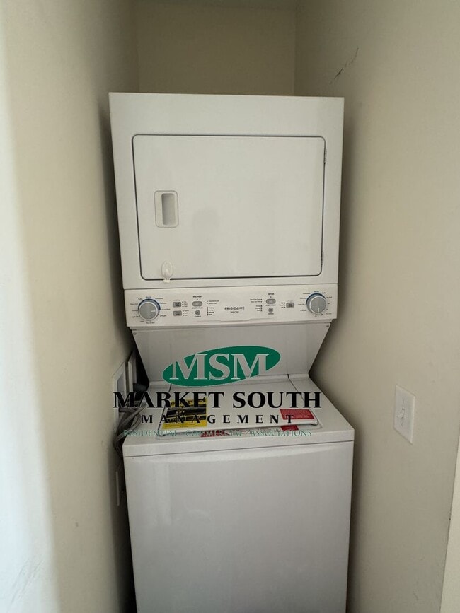 Building Photo - *APPLICATION PENDING!* FURNISHED RENTAL ON...