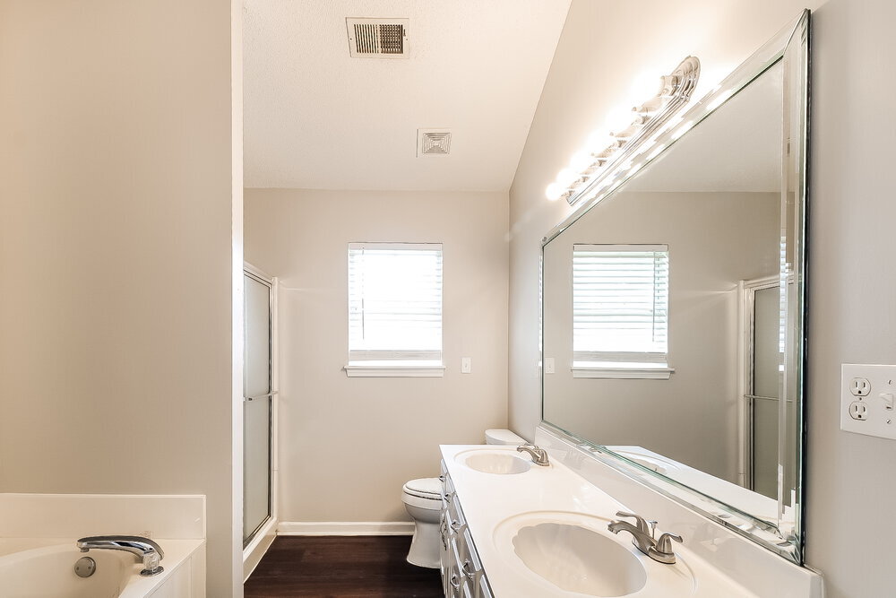 Building Photo - 1805 Steeplechase Cove