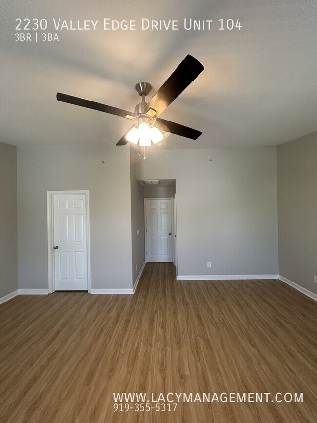 Building Photo - 2230 Valley Edge Dr