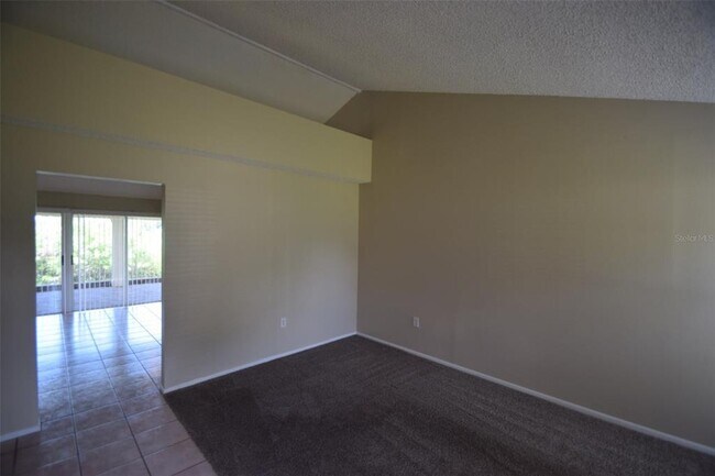 Building Photo - 1204 Honeytree Ln W