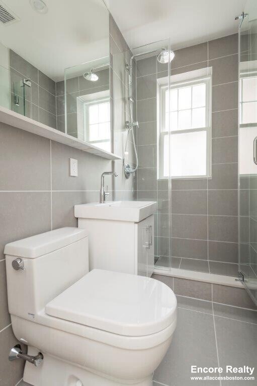 Building Photo - 286 Chestnut Hill Ave