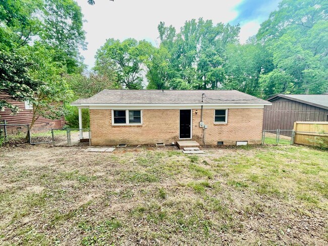 Building Photo - Charming 3-bedroom, 1-bath home in Stanley, NC