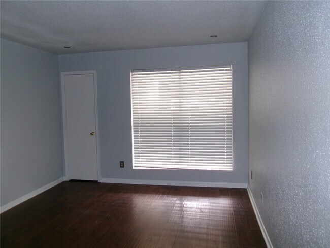 Building Photo - 781 Country Pl Dr