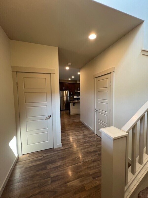 Building Photo - 2200 Greenview Cir