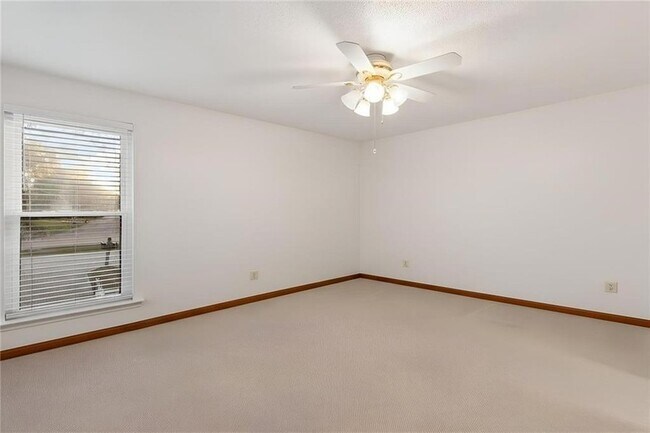 Building Photo - 16 Jacqueline Ct